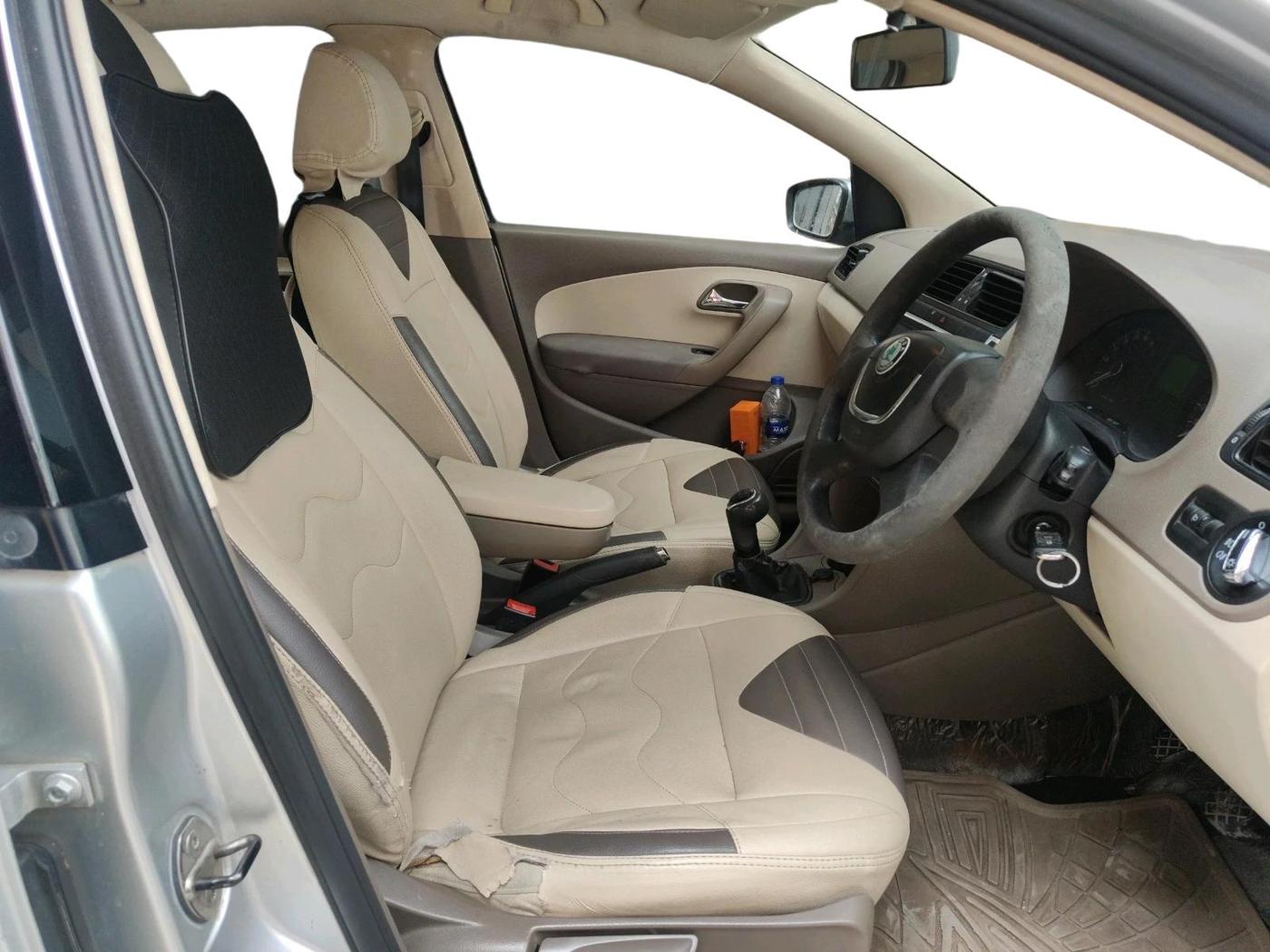 2012 Skoda Rapid ELEGANCE 1.6 TDI CR MT, Diesel, Manual, 91,495 km, interior
