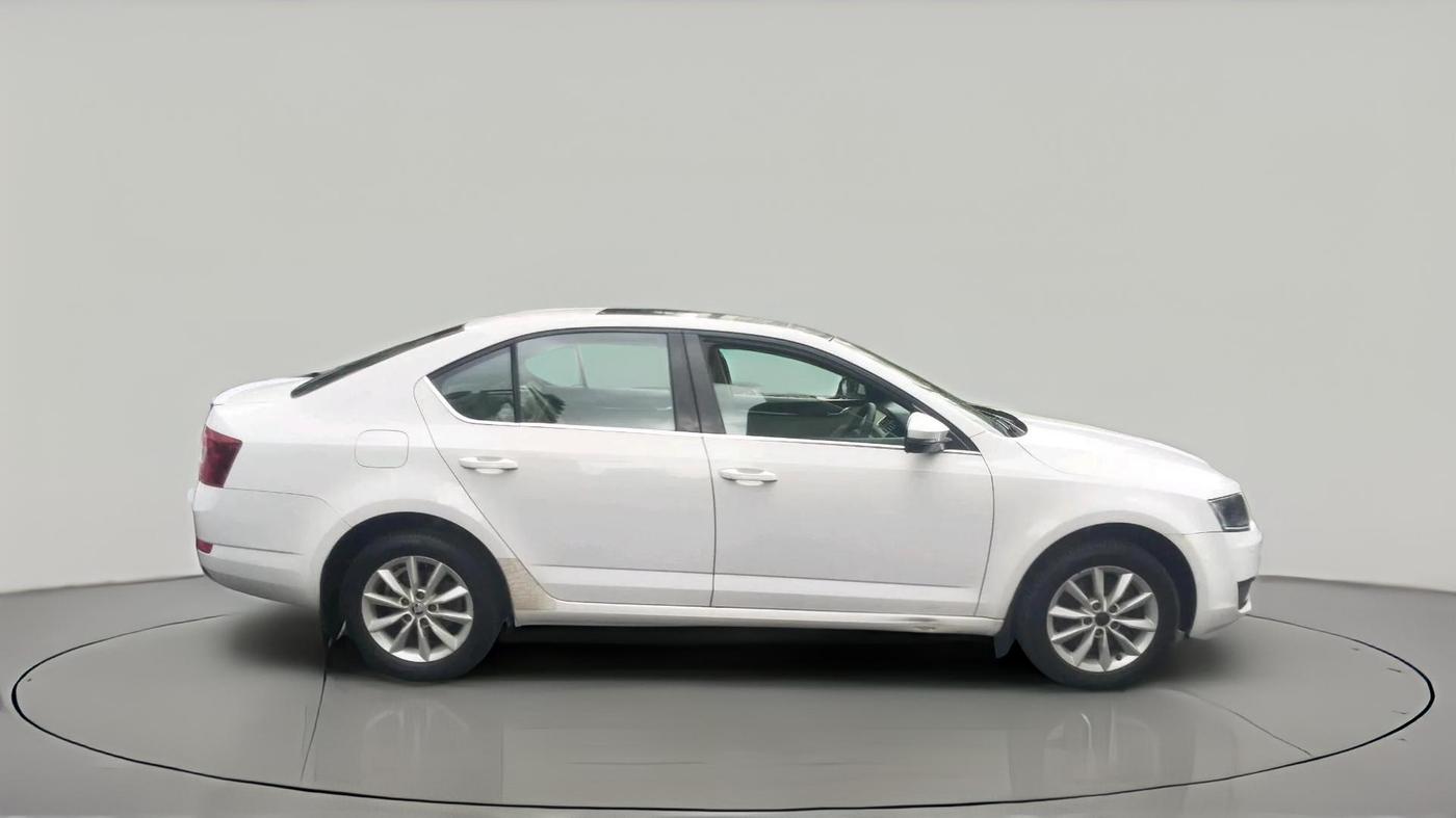 2014 Skoda Octavia ELEGANCE 1.8 TSI AT, Petrol, Automatic, 1,15,245 km, exterior