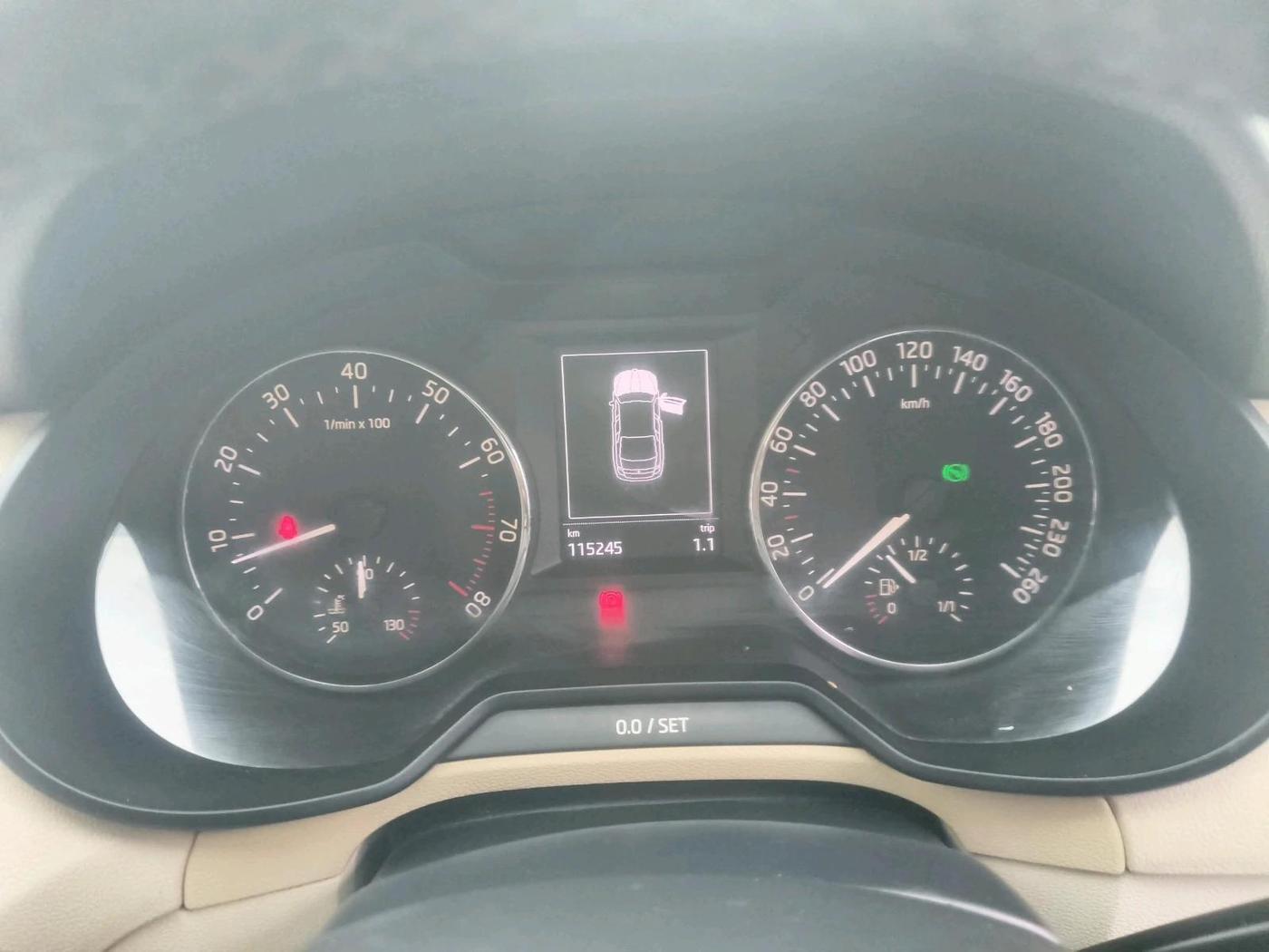 2014 Skoda Octavia ELEGANCE 1.8 TSI AT, Petrol, Automatic, 1,15,245 km, interior