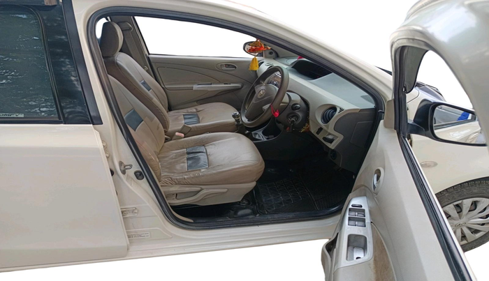 2013 Toyota Etios Liva GD, Diesel, Manual, 1,13,645 km, interior