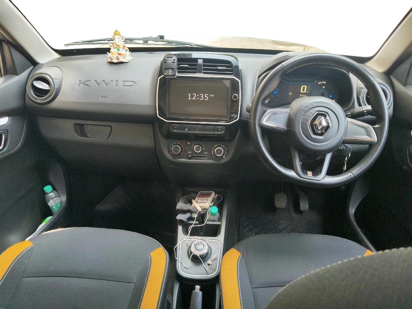 2022 Renault Kwid CLIMBER 1.0 AMT Dual Tone , Petrol, Automatic, 8,455 km, interior