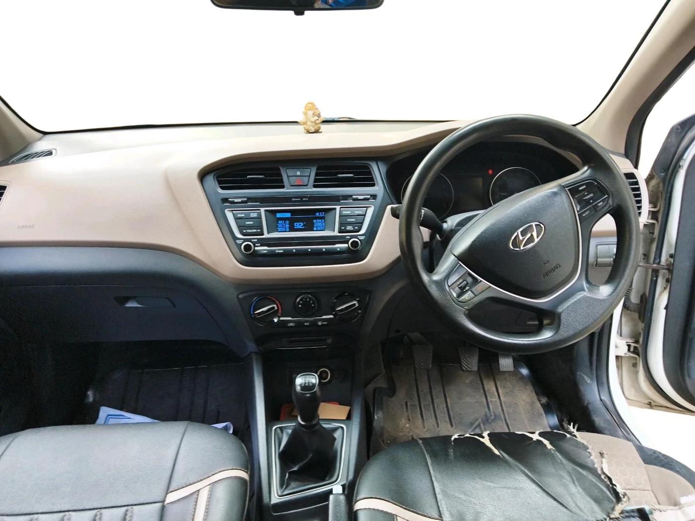 2017 Hyundai Elite i20 SPORTZ 1.2, Petrol, Manual, 1,65,069 km, interior