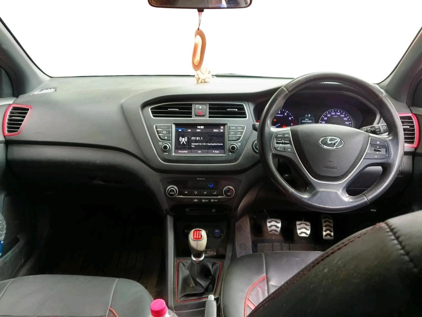 2018 Hyundai i20 Active 1.2 SX, Petrol, Manual, 76,687 km, interior