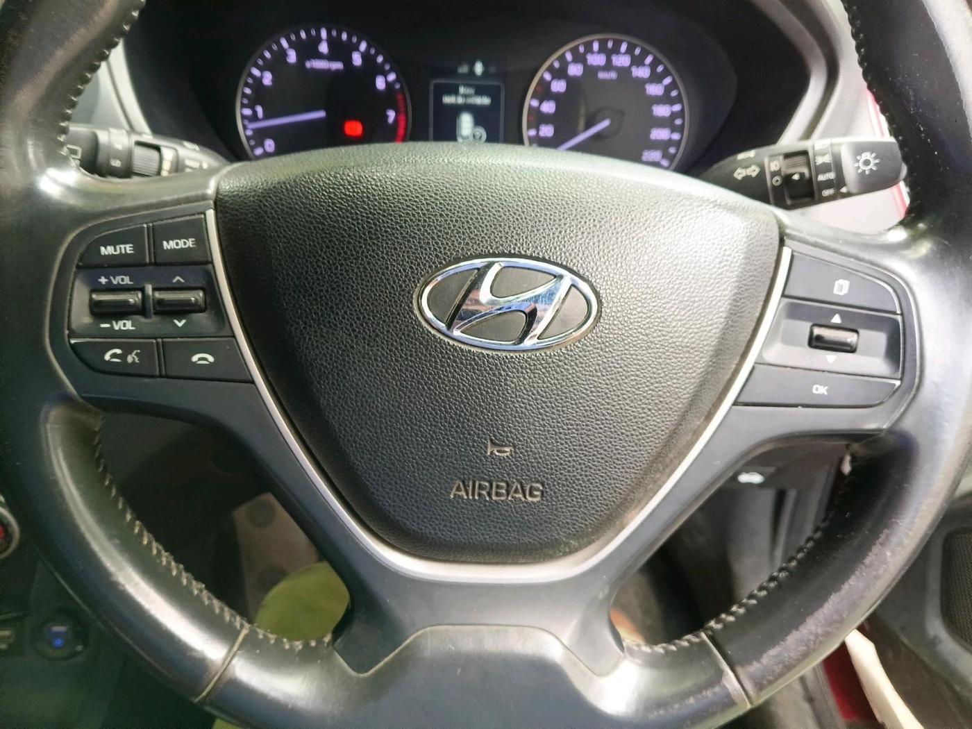 2018 Hyundai i20 Active 1.2 SX, Petrol, Manual, 76,687 km, interior