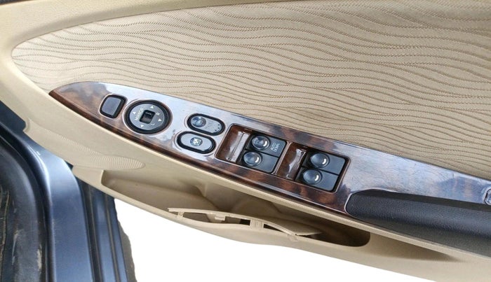 2014 Hyundai Verna FLUIDIC 1.6 VTVT SX AT, Petrol, Automatic, 1,14,154 km, interior