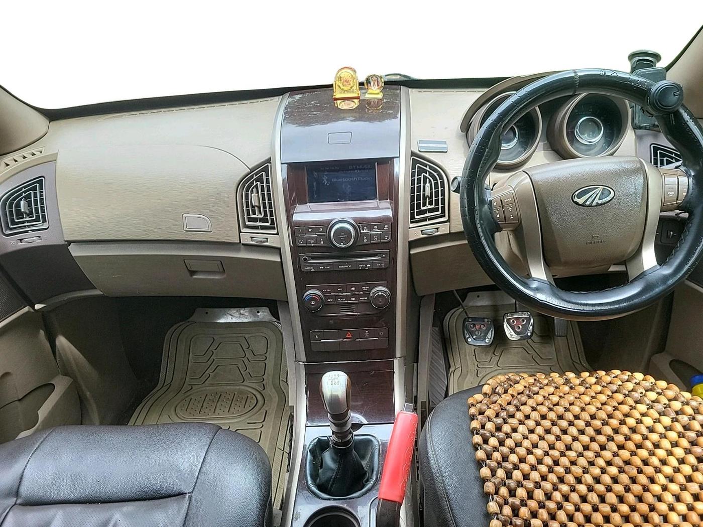 2014 Mahindra XUV500 W6, Diesel, Manual, 1,01,849 km, interior