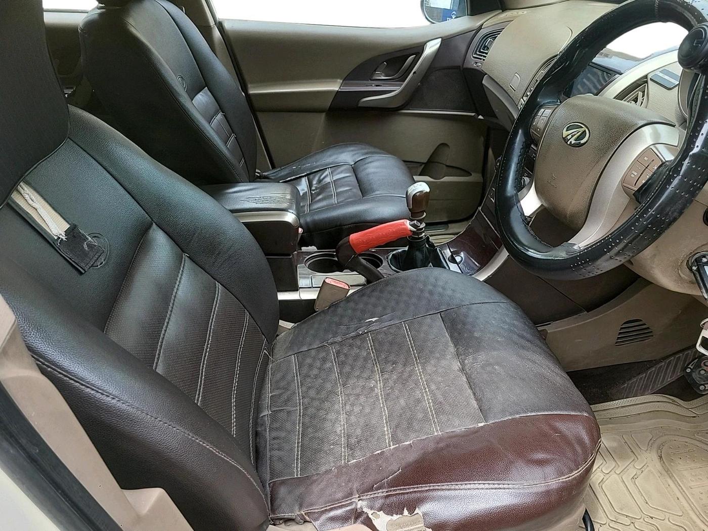 2014 Mahindra XUV500 W6, Diesel, Manual, 1,01,849 km, interior