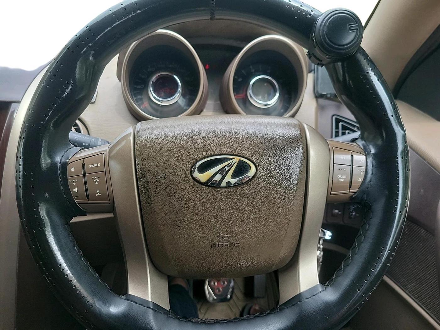 2014 Mahindra XUV500 W6, Diesel, Manual, 1,01,849 km, interior