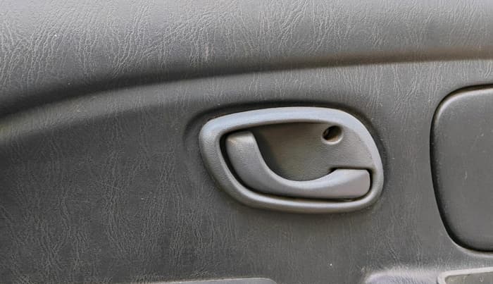 2011 Maruti Alto LXI, CNG, Manual, 1,05,449 km, interior