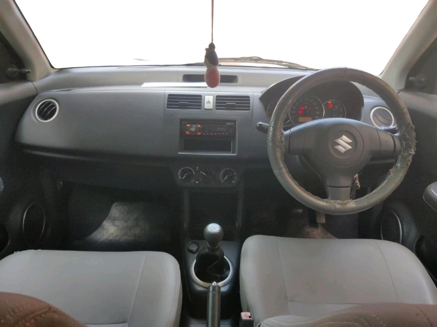 2011 Maruti Swift VXI, Petrol, Manual, 56,093 km, interior