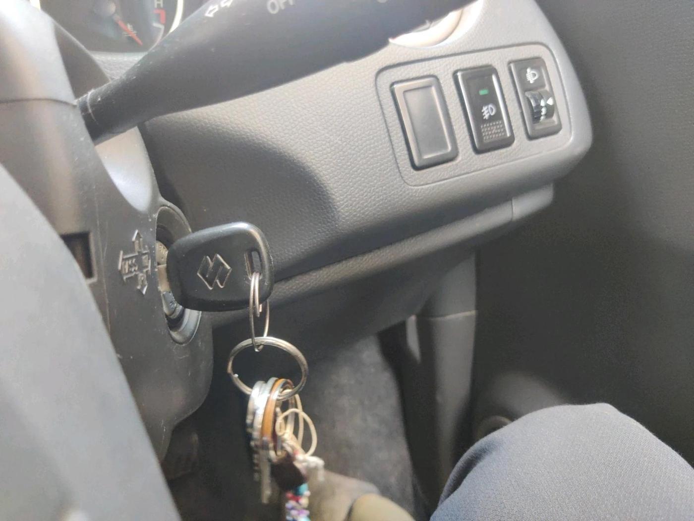 2011 Maruti Swift VXI, Petrol, Manual, 56,093 km, interior