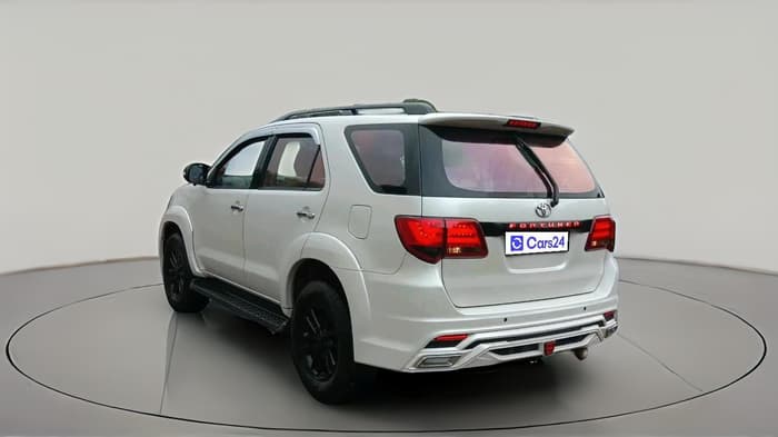 2013 Toyota Fortuner 3.0 4X2 AT, Diesel, Automatic, 1,76,155 km, exterior