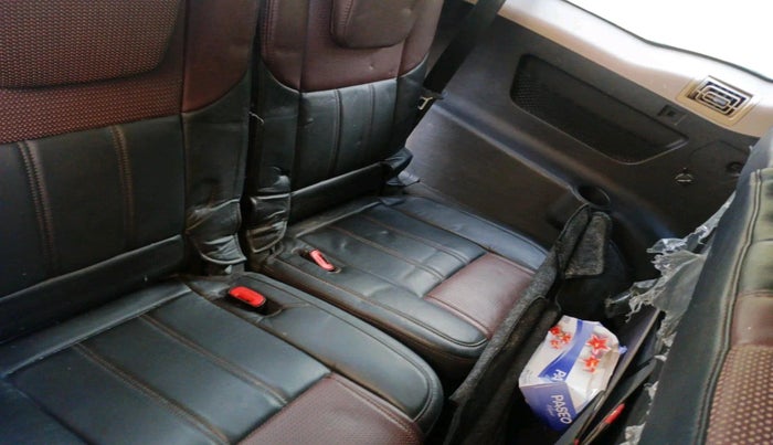 2014 Mahindra XUV500 W8, Diesel, Manual, 1,66,144 km, interior