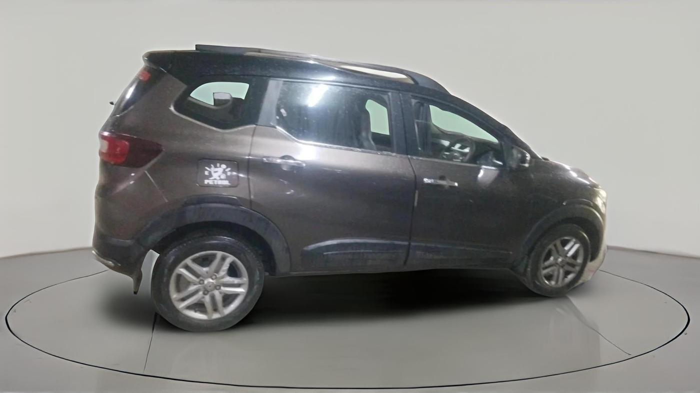 2024 Renault TRIBER RXZ, Petrol, Manual, 15,602 km, exterior