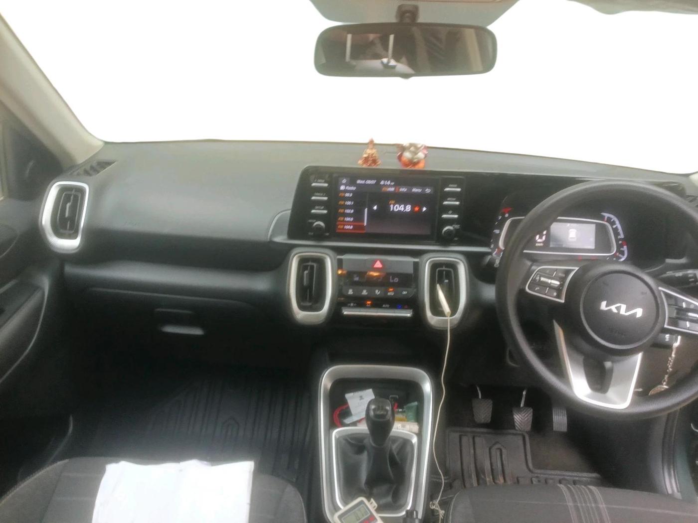 2024 KIA SONET HTK (O) 1.2 Petrol MT, Petrol, Manual, 12,299 km, interior