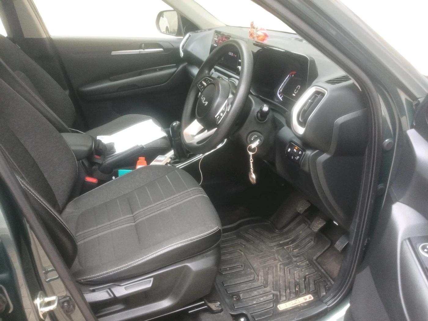 2024 KIA SONET HTK (O) 1.2 Petrol MT, Petrol, Manual, 12,299 km, interior