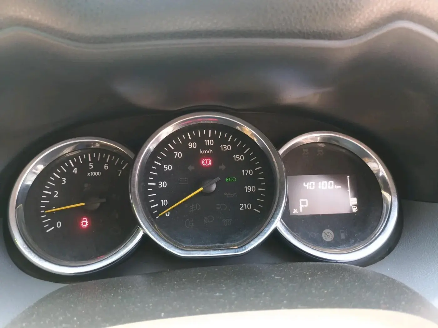 2017 Renault Duster RXS CVT, Petrol, Automatic, 40,100 km, interior