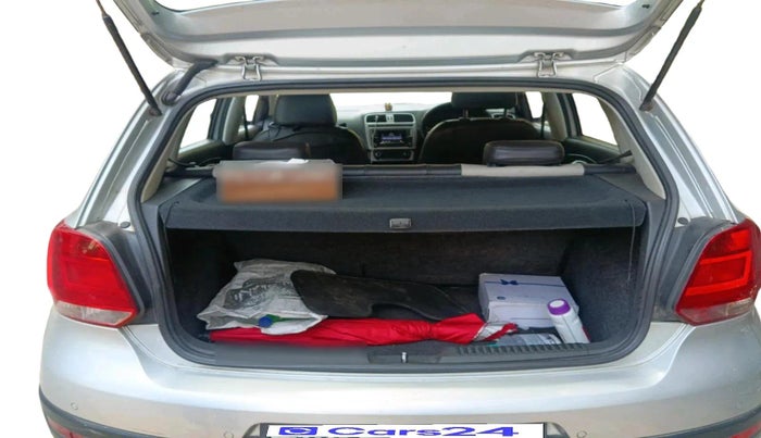 2016 Volkswagen Polo HIGHLINE1.5L, Diesel, Manual, 1,07,332 km, exterior