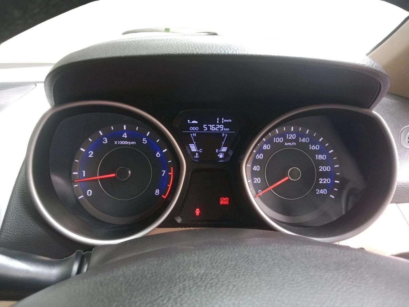 2013 Hyundai New Elantra 1.8 SX MT VTVT, Petrol, Manual, 57,629 km, interior