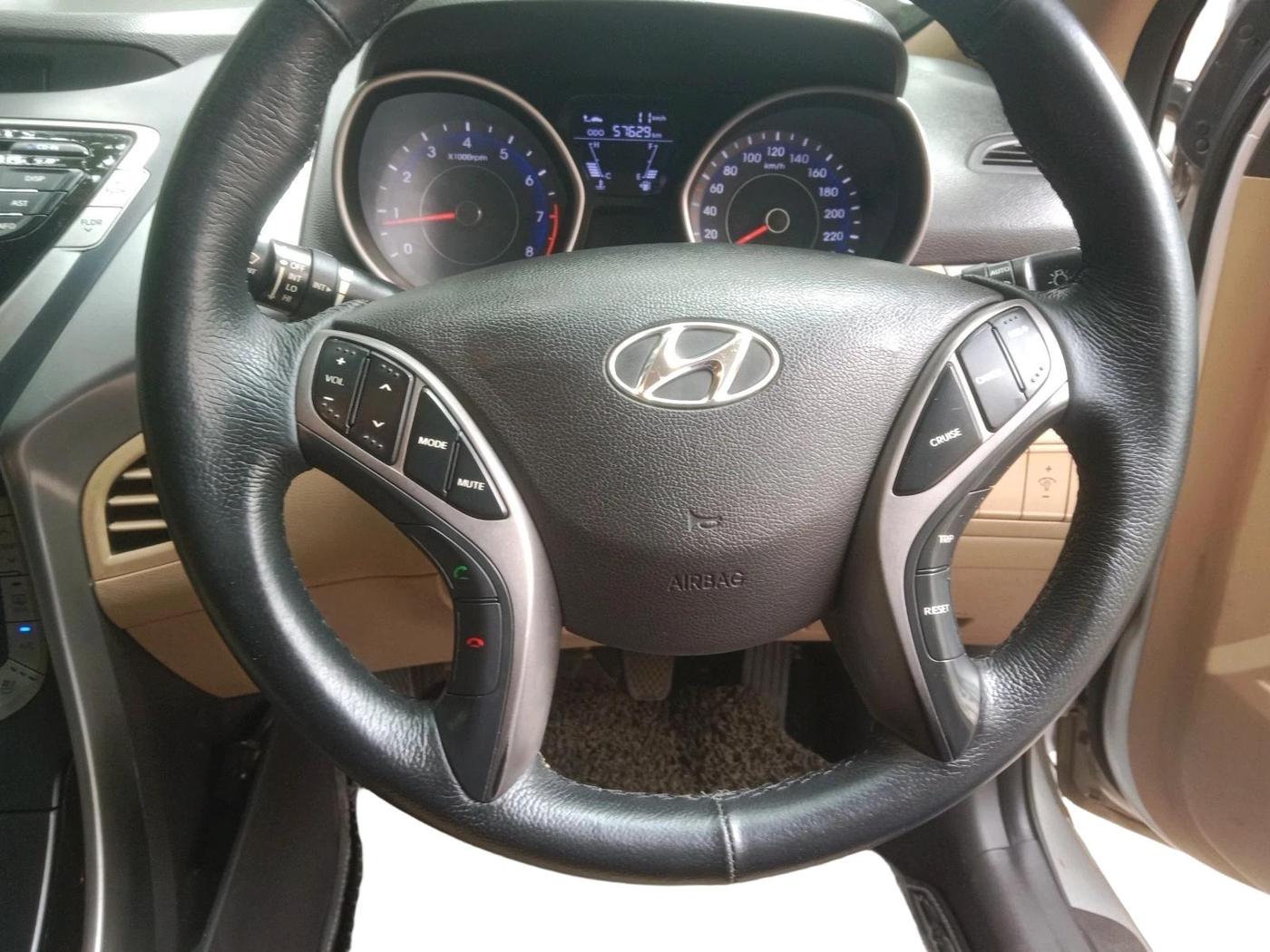 2013 Hyundai New Elantra 1.8 SX MT VTVT, Petrol, Manual, 57,629 km, interior