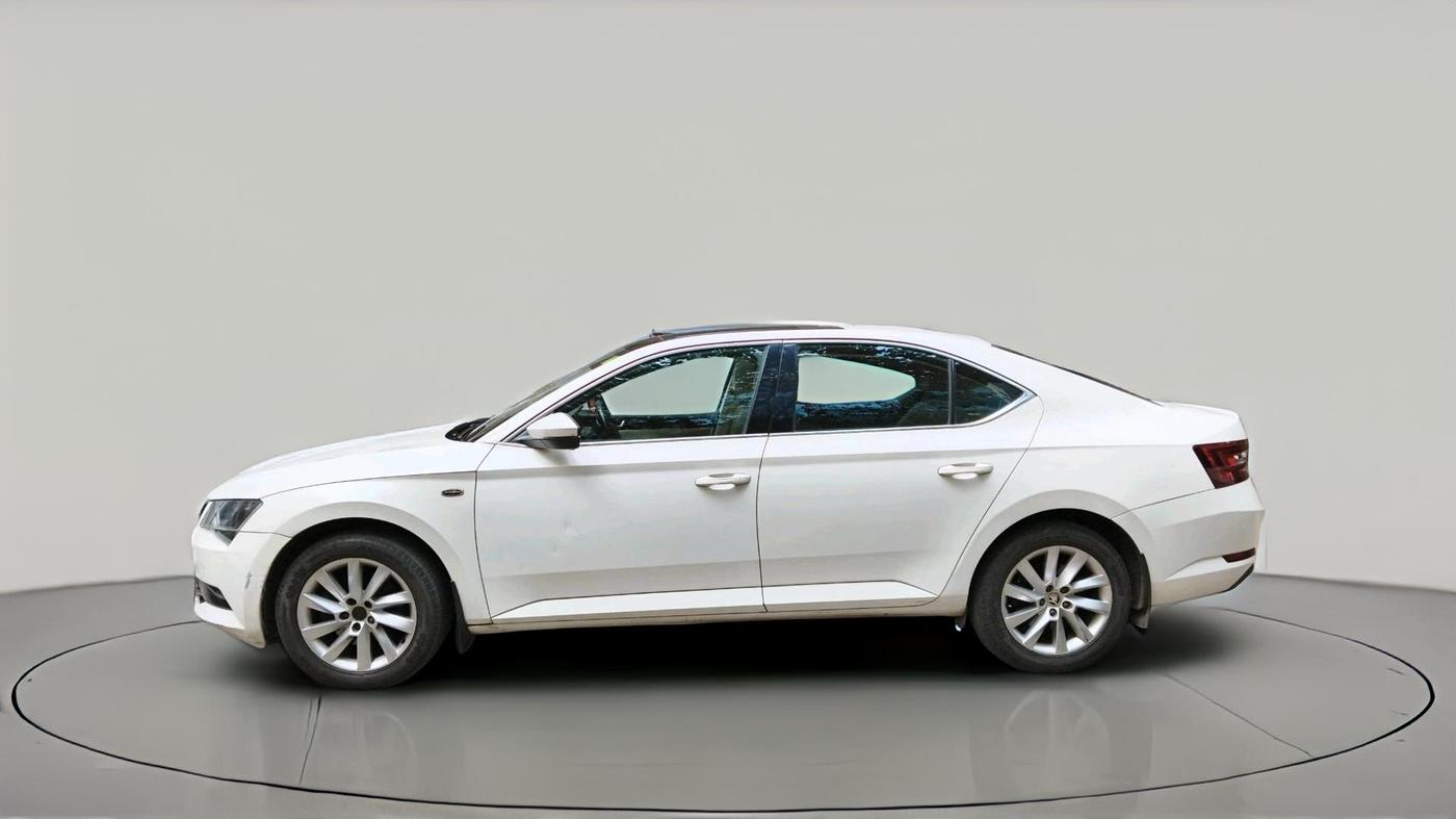 2017 Skoda Superb L&K 1.8 TSI AT, Petrol, Automatic, 52,089 km, exterior