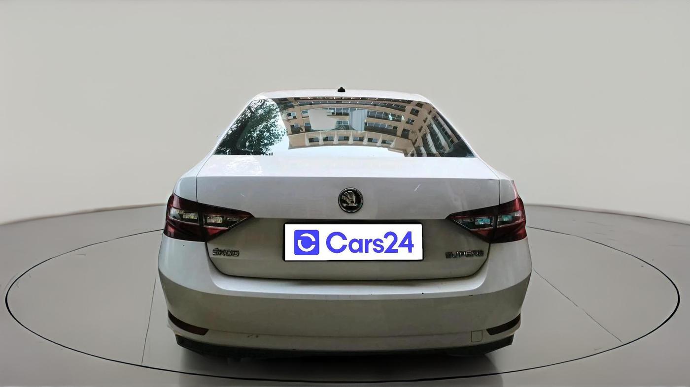 2017 Skoda Superb L&K 1.8 TSI AT, Petrol, Automatic, 52,089 km, exterior