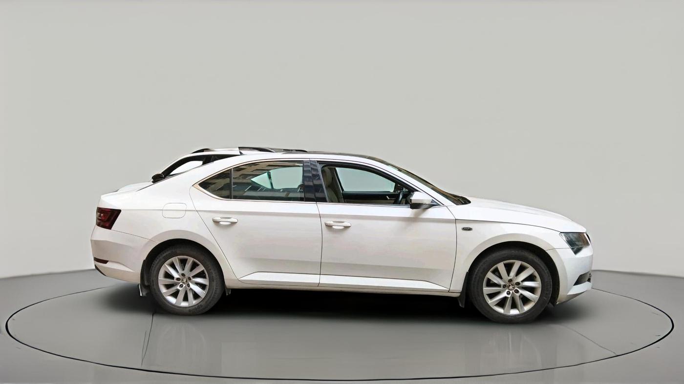 2017 Skoda Superb L&K 1.8 TSI AT, Petrol, Automatic, 52,089 km, exterior