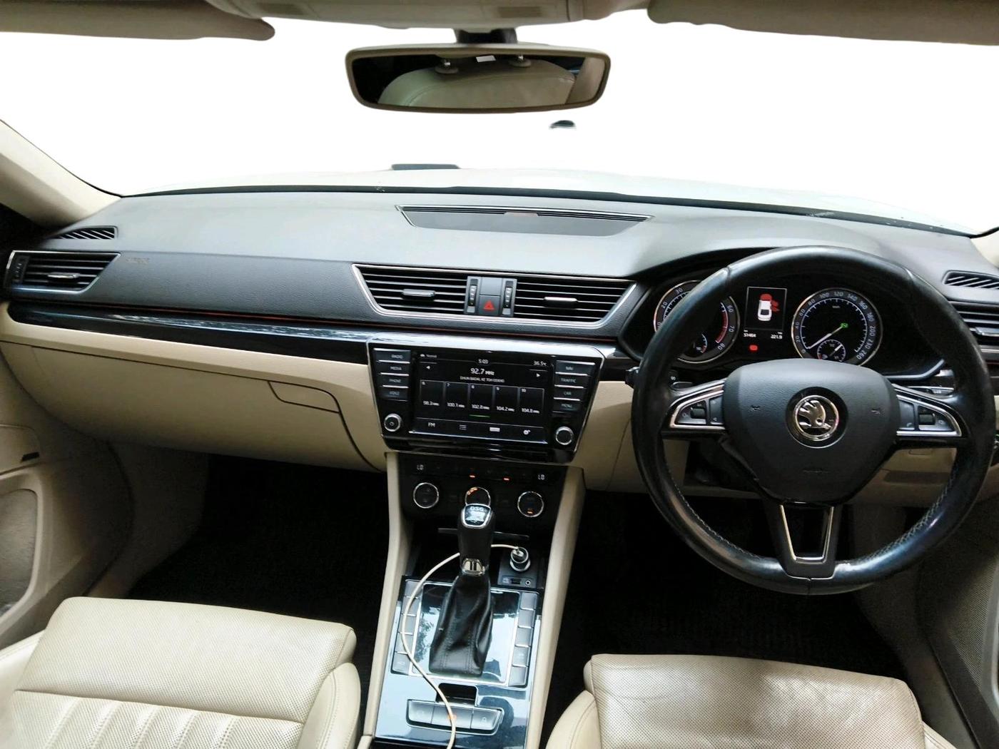 2017 Skoda Superb L&K 1.8 TSI AT, Petrol, Automatic, 52,089 km, interior