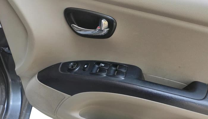 2013 Hyundai i10 MAGNA 1.2, Petrol, Manual, 84,297 km, interior