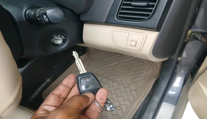 2016 Hyundai Eon SPORTZ, Petrol, Manual, 33,972 km, interior