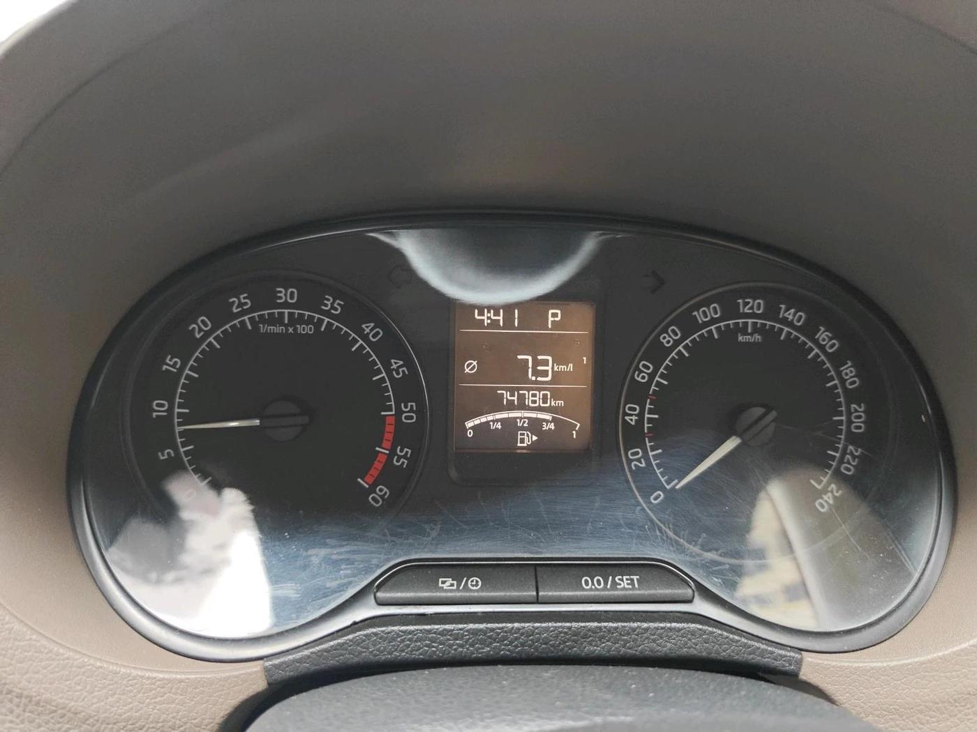 2015 Skoda Rapid AMBITION 1.5 TDI AT, Diesel, Automatic, 74,780 km, interior