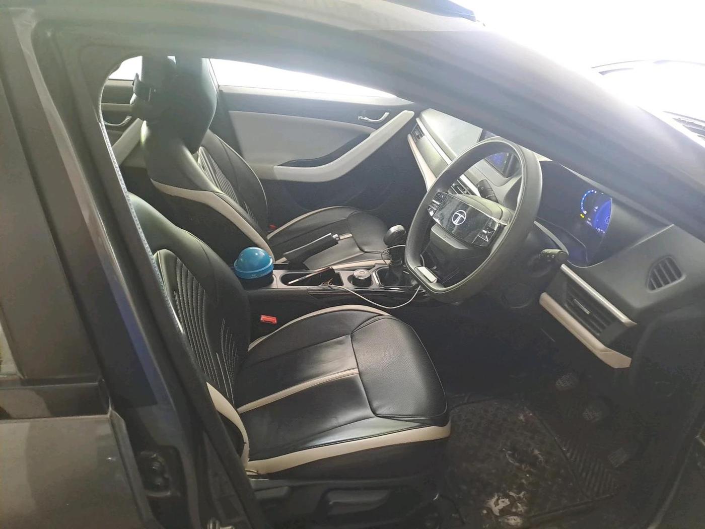 2024 Tata NEXON CREATIVE 1.5 DIESEL, Diesel, Manual, 64,213 km, interior