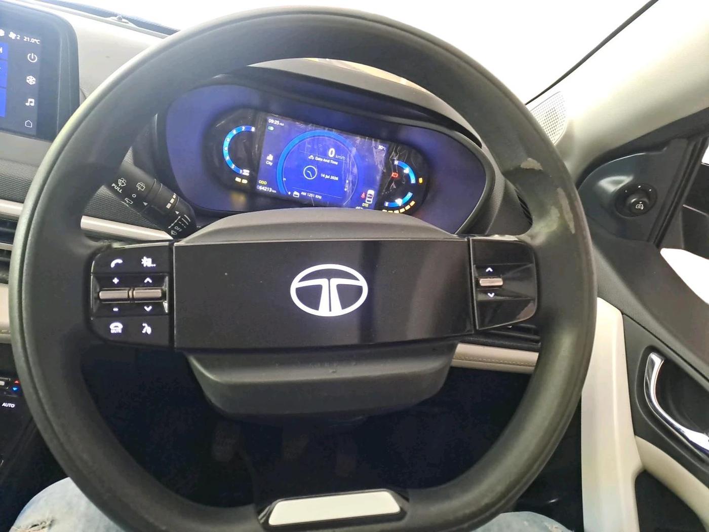 2024 Tata NEXON CREATIVE 1.5 DIESEL, Diesel, Manual, 64,213 km, interior
