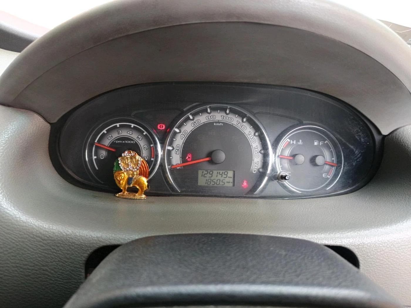 2016 Mahindra NUVOSPORT N8 AMT, Diesel, Automatic, 1,29,149 km, interior
