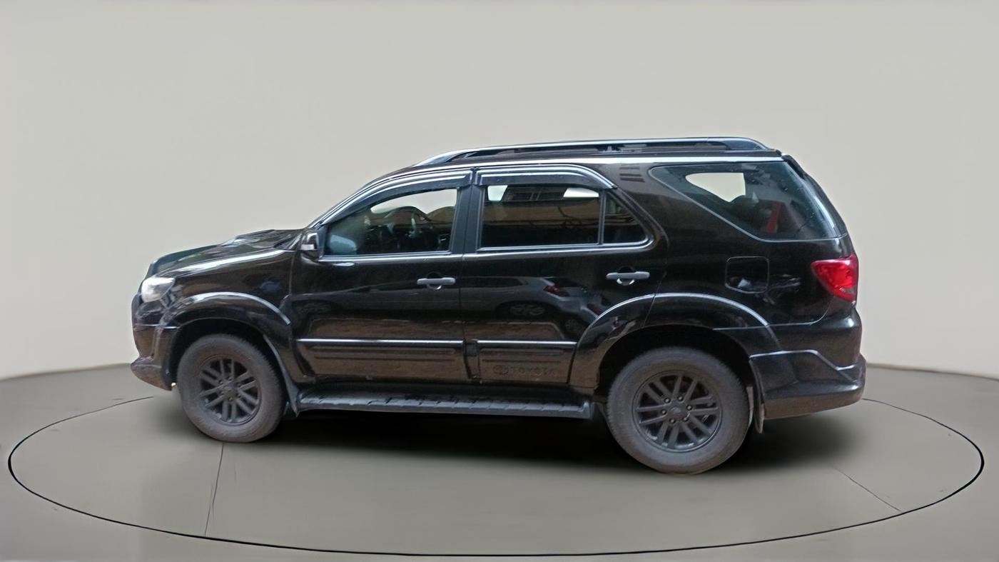 2012 Toyota Fortuner 3.0 4X2 MT, Diesel, Manual, 1,04,388 km, exterior