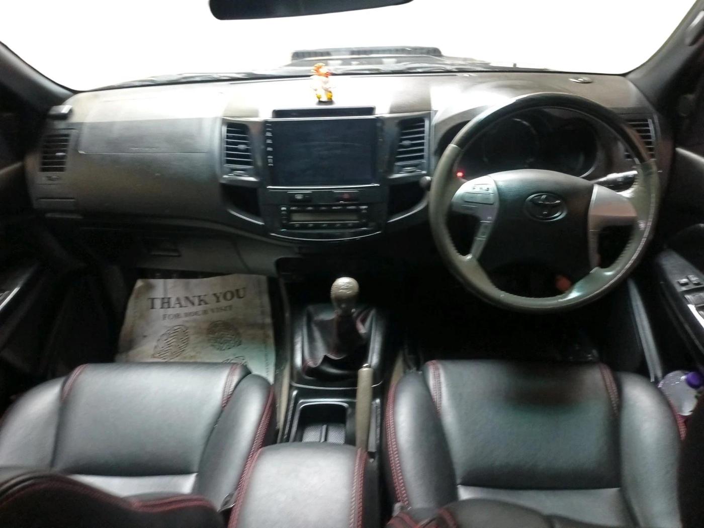 2012 Toyota Fortuner 3.0 4X2 MT, Diesel, Manual, 1,04,388 km, interior