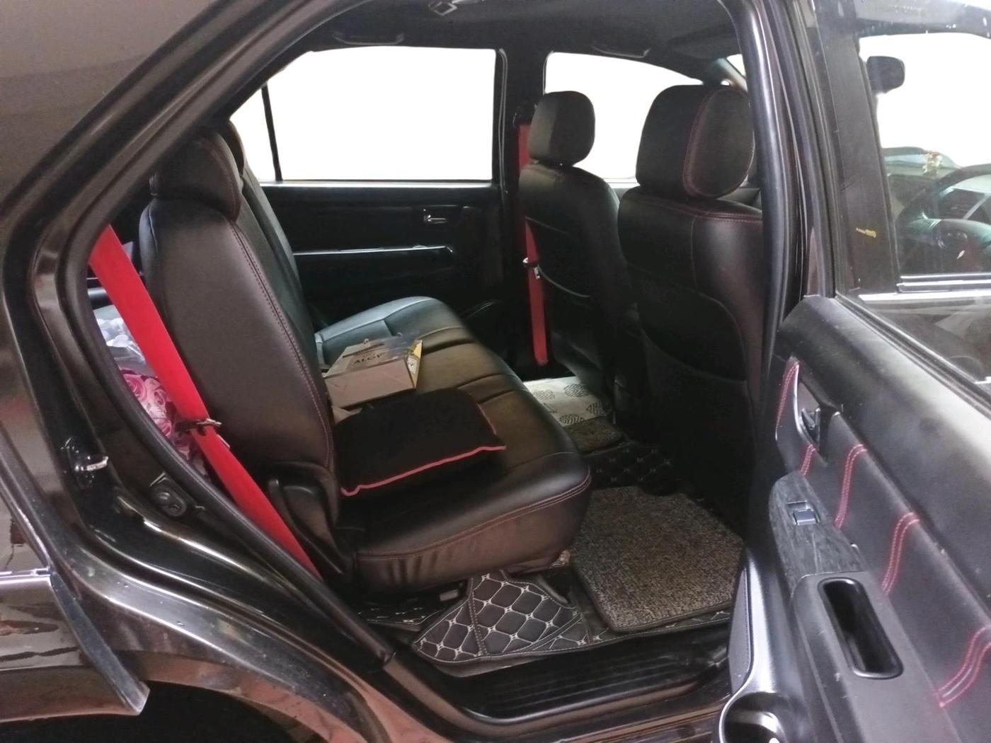 2012 Toyota Fortuner 3.0 4X2 MT, Diesel, Manual, 1,04,388 km, interior