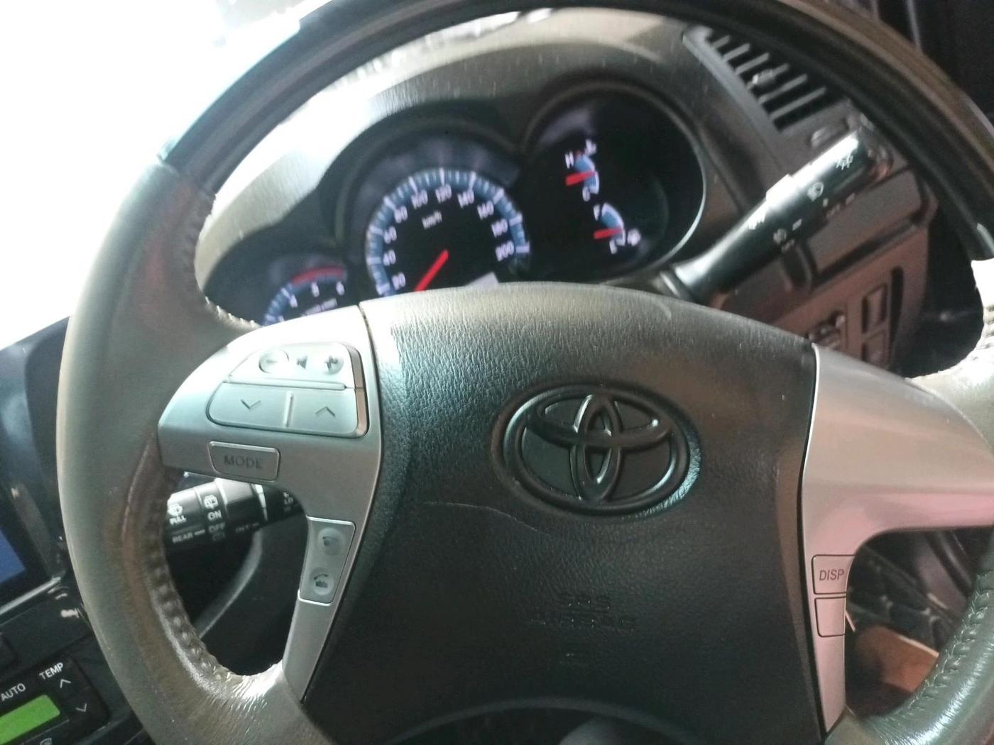 2012 Toyota Fortuner 3.0 4X2 MT, Diesel, Manual, 1,04,388 km, interior