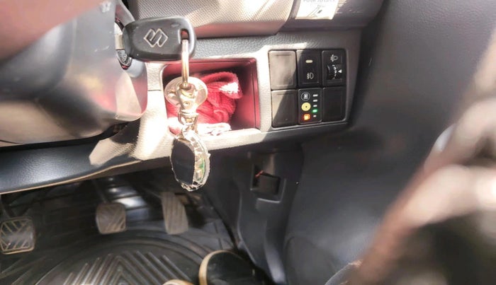 2012 Maruti Wagon R 1.0 LXI CNG, CNG, Manual, 50,795 km, interior