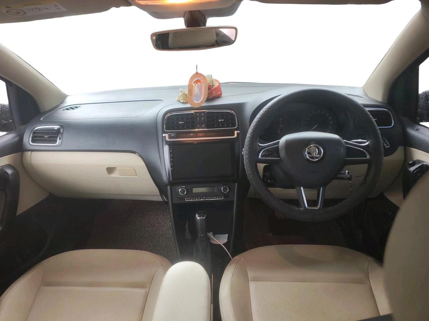 2017 Skoda Rapid STYLE 1.6 MPI AT, Petrol, Automatic, 49,017 km, interior