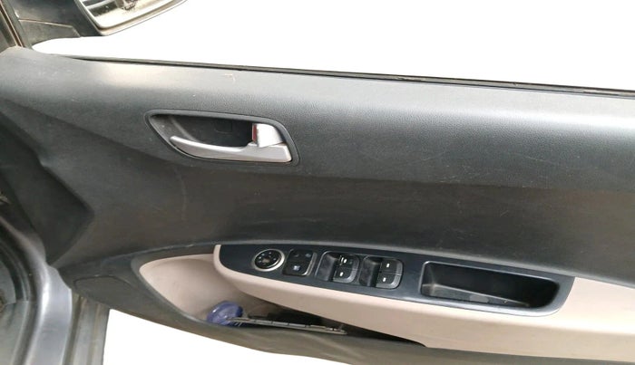 2018 Hyundai Grand i10 SPORTZ 1.2 KAPPA VTVT, CNG, Manual, 70,375 km, interior