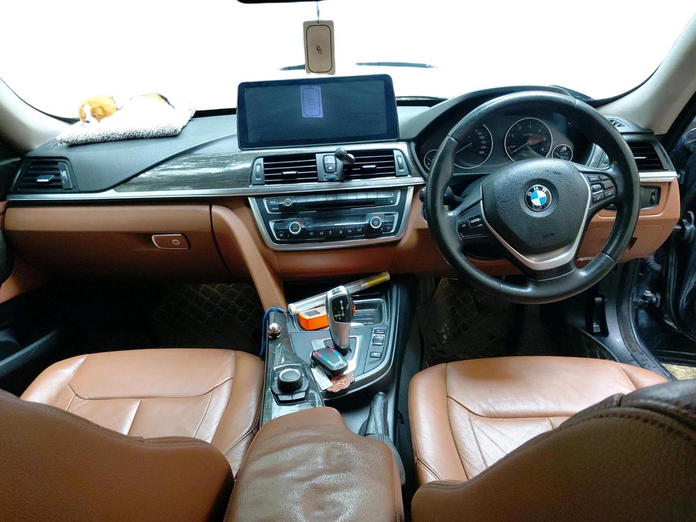 2014 BMW 3 Series 320D GT LUXURY LINE, Diesel, Automatic, 1,18,110 km, interior