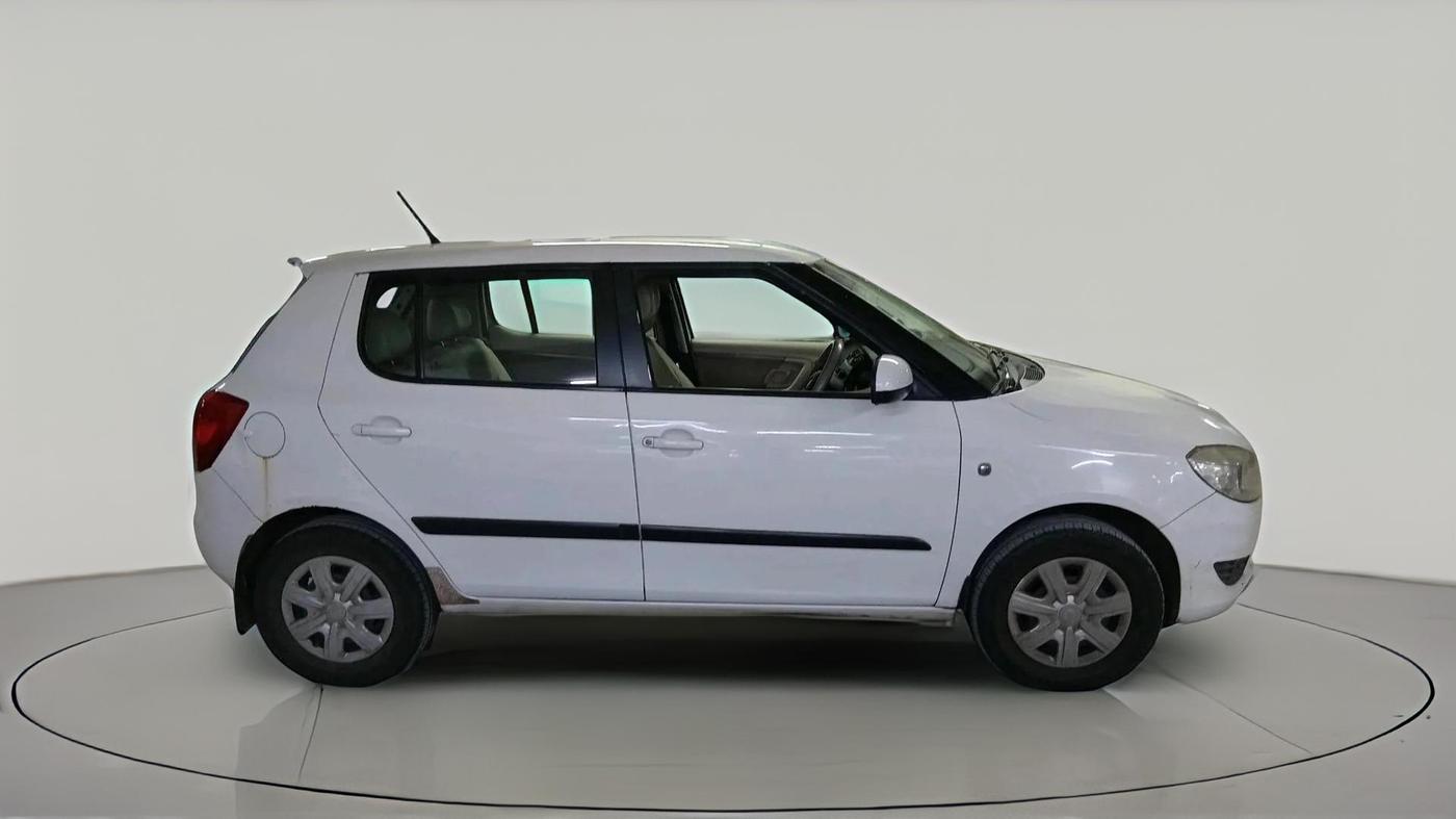 2011 Skoda Fabia AMBITION PLUS 1.2 MPI, Petrol, Manual, 97,117 km, exterior