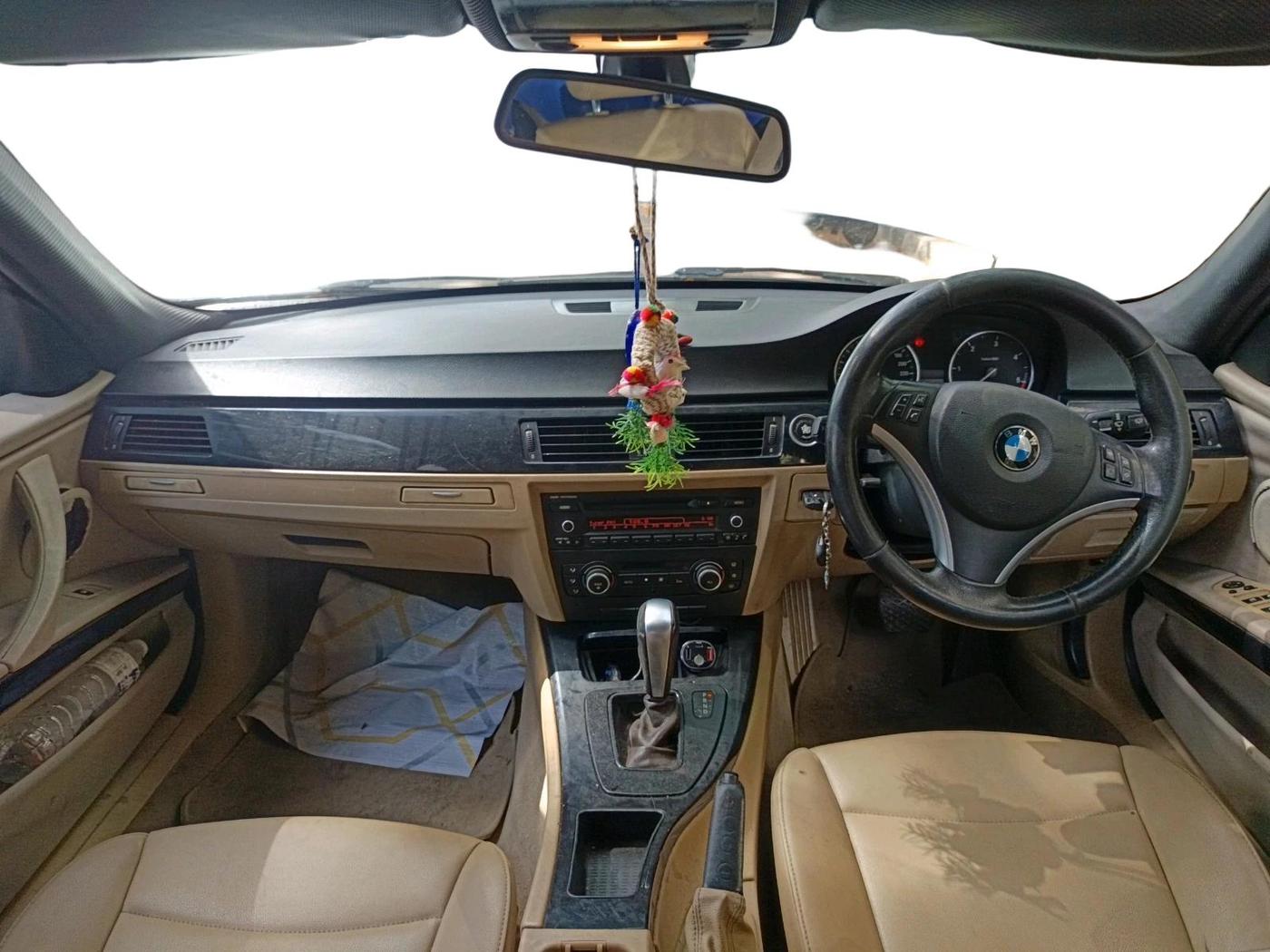 2012 BMW 3 Series 320d, Diesel, Automatic, 1,30,670 km, interior