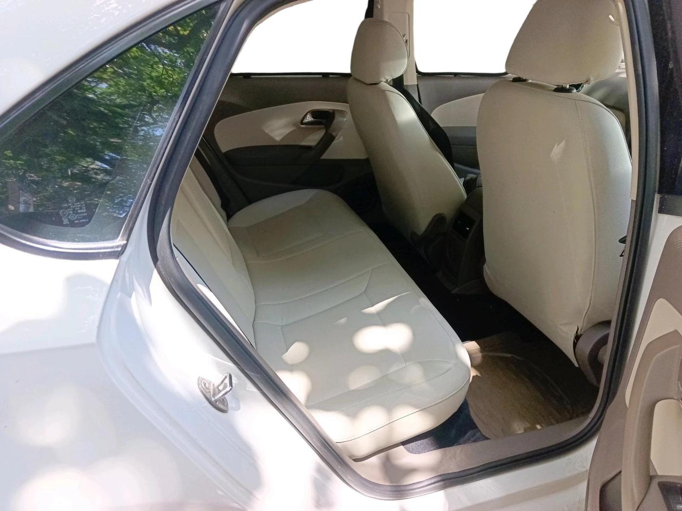2012 Skoda Rapid ELEGANCE 1.6 TDI CR MT, Diesel, Manual, 1,13,741 km, interior