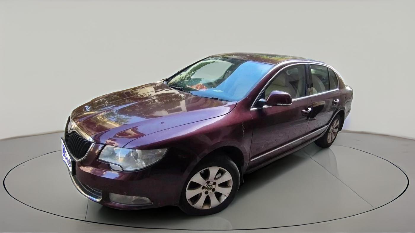 2011 Skoda Superb ELEGANCE 2.0 TDI CR AT, Diesel, Automatic, 1,56,883 km, exterior