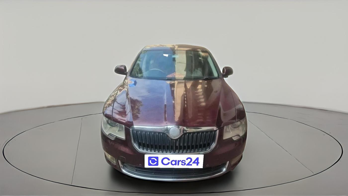 2011 Skoda Superb ELEGANCE 2.0 TDI CR AT, Diesel, Automatic, 1,56,883 km, exterior