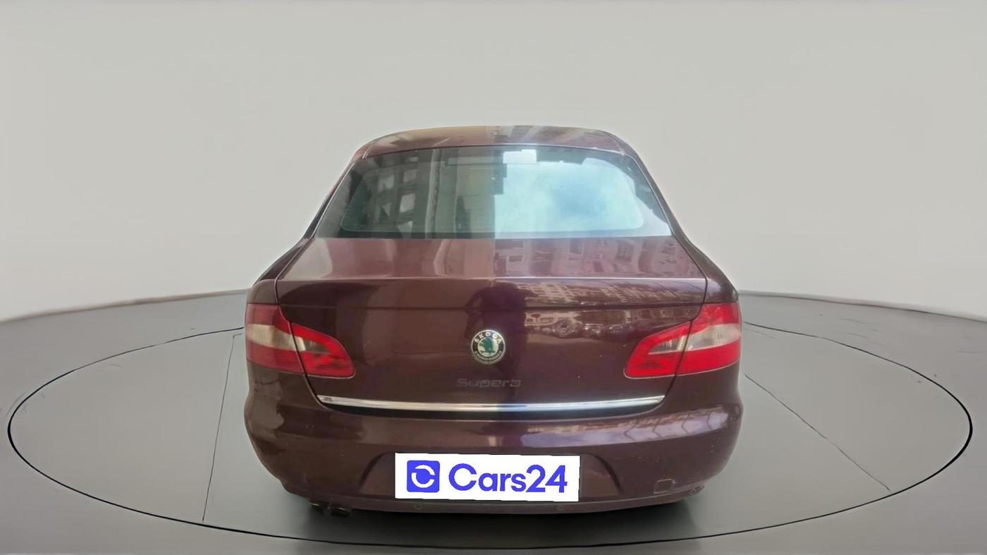 2011 Skoda Superb ELEGANCE 2.0 TDI CR AT, Diesel, Automatic, 1,56,883 km, exterior