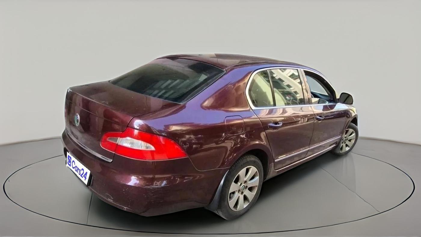 2011 Skoda Superb ELEGANCE 2.0 TDI CR AT, Diesel, Automatic, 1,56,883 km, exterior