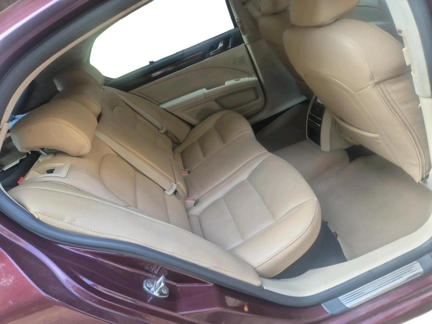 2011 Skoda Superb ELEGANCE 2.0 TDI CR AT, Diesel, Automatic, 1,56,883 km, interior